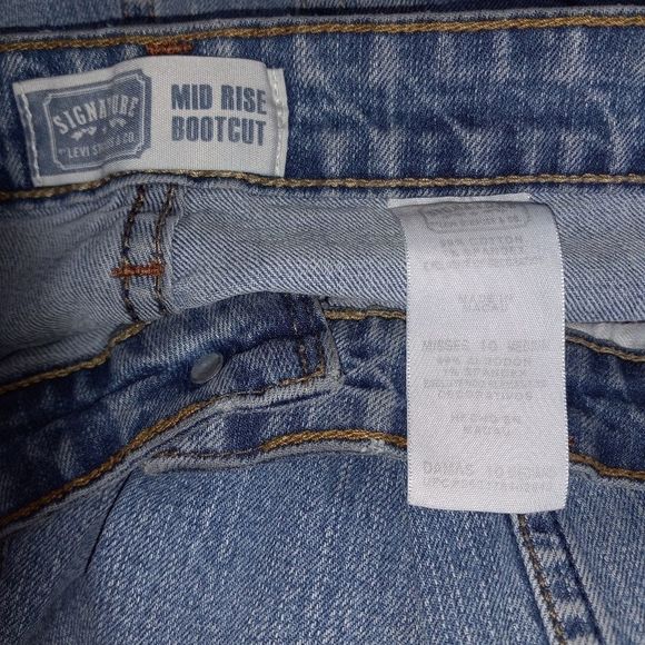 Levi Strauss & Co Mid-Rise Bootcut/Flare Jeans - Picture 8 of 9